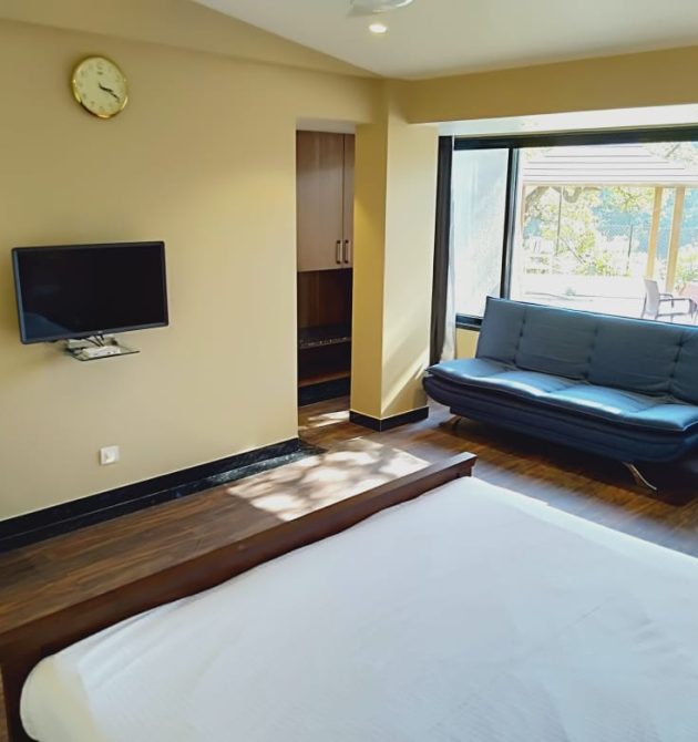 LAKE SIDE RETREAT WITH SITOUT (2)