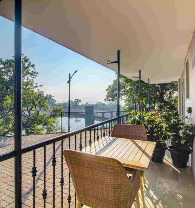Lakeside Studio Room (2)